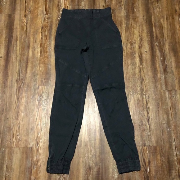 Spanx Joggers Women's Medium Stretch Twill Cargo in Parchment Pull On Active - Picture 1 of 8